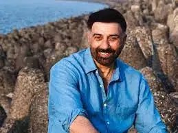 बॉलीवुड एक्टर सनी देओल पर फिल्म निर्माता सौरव गुप्ता ने धोखाधड़ी का संगीन आरोप लगाया