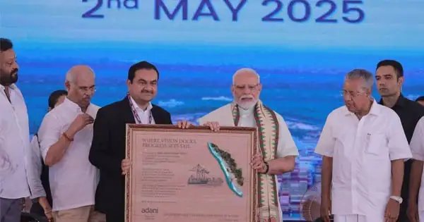 PM MODI ने केरल में किया डीप सी-वाटर मल्टीपर्पज सीपोर्ट का उद्घाटन