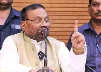 चुनाव से पहले सपा को बड़ा झटका, स्वामी प्रसाद मौर्य ने दिया इस्तीफा