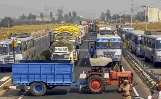 पंजाब में धान खरीद में देरी पर किसानों ने निकाला मोर्चा, हाइवे जाम, जानें पूरा मामला