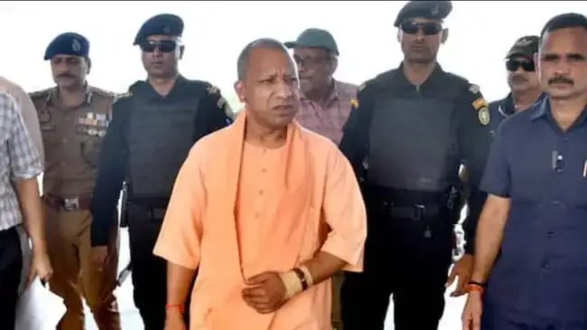 अयोध्या विवाद पर बीजेपी सहित विपक्ष की भी नजर, महंत राजू दास को लखनऊ पहुंचे