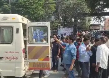 बिहार जहरीली शराब पीने से 30 लोगों की मौत, तेजस्वी ने उठाए सवाल