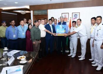 डीआरडीओ ने मध्यम दूरी के माइक्रोवेव ऑब्स्क्यूरेंट चैफ रॉकेट भारतीय नौसेना को सौंपा