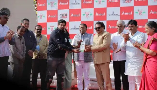 Delhi : पशुपालन एवं डेयरी मंत्री ने “अमूल स्वच्छ ईंधन रैली” का किया स्वागत, 77 राइडर्स रहे शामिल!