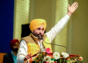 पंजाब में हो सकता है बड़ा बदलाव, 4 मंत्रियों ने सौंपा इस्तीफा