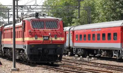 त्योहारों पर घर जानें में नहीं आएगी दिक्कत, गुजरात से चलेंगी स्पेशल ट्रेनें