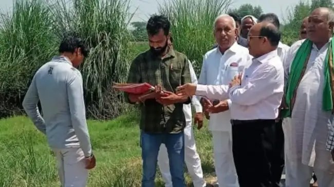 यूपी में सरकार इन 8 गांवों को क्यों दे रही करोड़ों का मुआवज़ा, जानें पूरा मामला