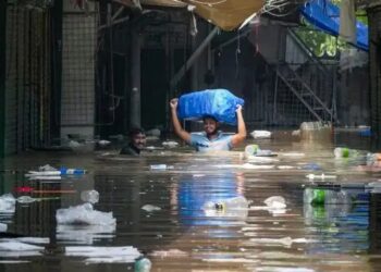 बिना बारिश के दिल्ली की इस जगह पर आई बाढ़, वीडियो देख रह जाएंगे हैरान