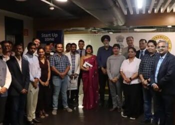 डीपीआईआईटी सचिव ने बेंगलुरु में के-टेक MeitY-नासकॉम सेंटर ऑफ एक्सीलेंस का दौरा किया