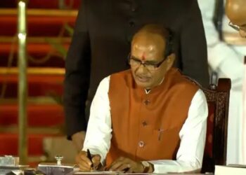 कृषि मंत्री बनने के बाद शिवराज का बड़ा कदम, आधिकारियों की साथ की अहम बैठक