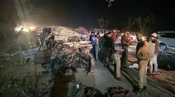 प्रयागराज में बड़ा सड़क हादसा, 10 लोगों की मौत, CM योगी ने दिए जांच के आदेश