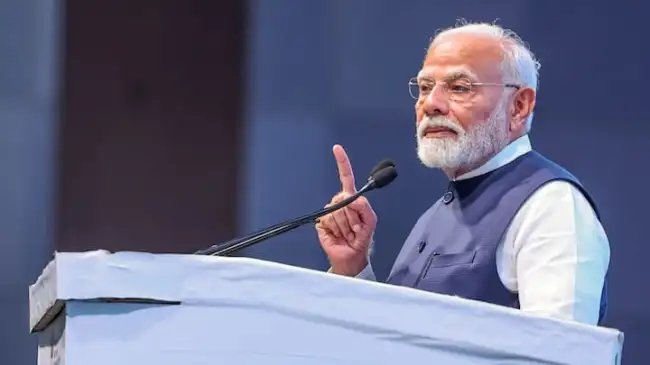 “अहमदाबाद विमान हादसा: 265 लोगों की मौत, PM मोदी ने अस्पताल पहुंचकर घायलों को दिलासा दिया”