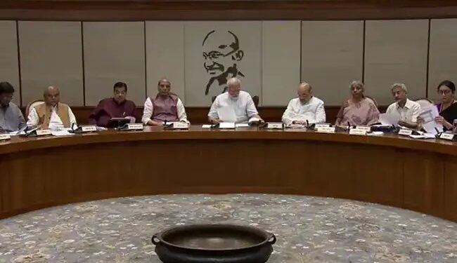 प्रधानमंत्री ने देशभर में पड़ रही गर्मी की तैयारियों की समीक्षा की