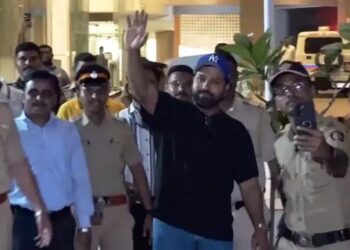 चैम्प‍ियंस ट्रॉफी जीतकर टीम इंड‍िया की वतन वापसी, फैन्स ने किया जोरदार स्वागत