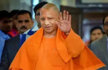 दिल्ली पहुंचे योगी आदित्यनाथ, पीएम मोदी से करेंगे मुलाकात