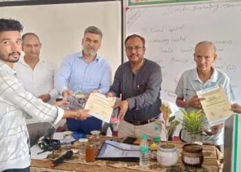 जय बजरंग प्रतिष्ठान, बड़ौत में वैज्ञानिक मधुमक्खी पालन प्रशिक्षण का सफल आयोजन