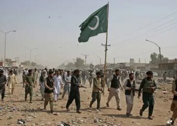 भारत का ऑपरेशन सिंदूर: आतंक के ठिकाने तबाह, पाक की सड़कों पर सेना और एंबुलेंस