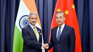 अस्ताना में विदेश मंत्री एस. जयशंकर और चीनी विदेश मंत्री वांग यी की मुलाकात