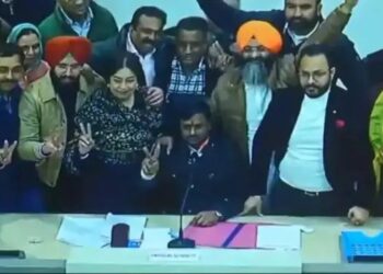 चंडीगढ़ में मेयर चुनाव जीती बीजेपी, 3 पार्षदों ने की क्रॉस वोटिंग