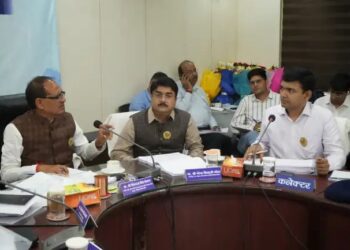 केंद्रीय कृषि मंत्री शिवराज सिंह चौहान ने विदिशा संसदीय क्षेत्र का किया दौरा, DISHA समिति की बैठक में विकास कार्यों की समीक्षा