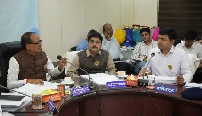 केंद्रीय कृषि मंत्री शिवराज सिंह चौहान ने विदिशा संसदीय क्षेत्र का किया दौरा, DISHA समिति की बैठक में विकास कार्यों की समीक्षा