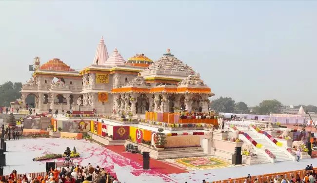 राम मंदिर दर्शन के लिए भक्तों का ताता, CM योगी ने किया हवाई सर्वेक्षण