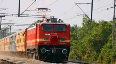 महाकुंभ 2025 में प्रयागराज जंक्शन पर रुकेंगी ये ट्रेनें, जानें डिटेल!