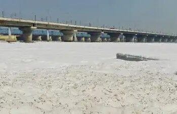 दिल्ली में सर्दियों से खराब हुई हवा की गुणवत्ता, यमुना नदी का भी बुरा हाल