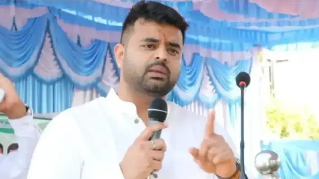 सेक्स टेप केस में आरोपी प्रज्वल रेवन्ना फिलहाल विशेष जांच दल की कस्टडी में