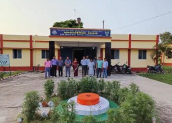 खेतों में पहुंची तकनीकी क्रांति, किसानों को वैज्ञानिक सिखा रहे सफल खेती के गुर