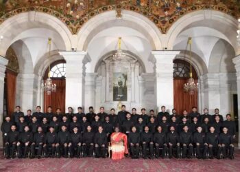 सीपीडब्ल्यूडी के सहायक एग्जीक्यूटिव इंजीनियरों ने राष्ट्रपति से मुलाकात की