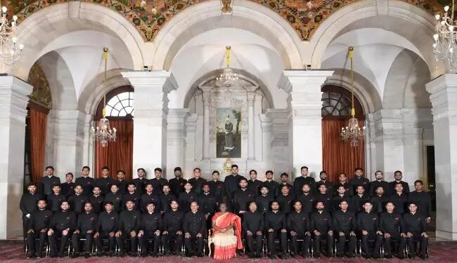 सीपीडब्ल्यूडी के सहायक एग्जीक्यूटिव इंजीनियरों ने राष्ट्रपति से मुलाकात की