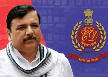 AAP नेताओं के खिलाफ ED का बड़ा एक्शन, 12 नेताओं के ठिकानों पर छापेमारी जारी