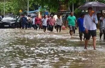 कर्नाटक में जारी हुआ येलो अलर्ट, अगले 24 घंटे के राहत के आसार नहीं!