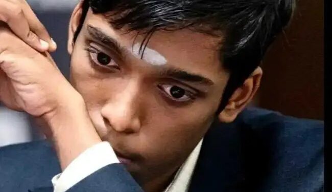 आर प्रज्ञानानंदा ने मैग्नस कार्लसन को पहली बार क्लासिकल बाजी में हराया