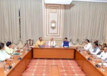 महाराष्ट्र के CM पर सस्पेंस बरकरार, आज दिल्ली में अमित शाह करेंगे फैसला !