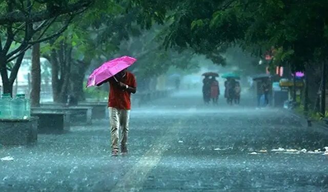 UP: इन 24 जिलों में आज गरज-चमक के साथ बारिश की संभावना, तेज रफ्तार के साथ चलेगी हवाएं,IMD ने जारी किया अलर्ट