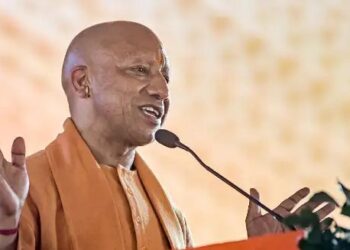 महाकुंभ में ड्यूटी करने वाले कर्मचारियों को सीएम योगी ने दिया तोहफा, पुलिसकर्मियों को एक हफ्ते की छुट्टी!