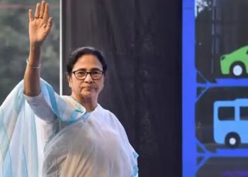 कांग्रेस के साथ गठबंधन पर बोलीं ममता, डूबते जहाज में नहीं सवार होंगे…