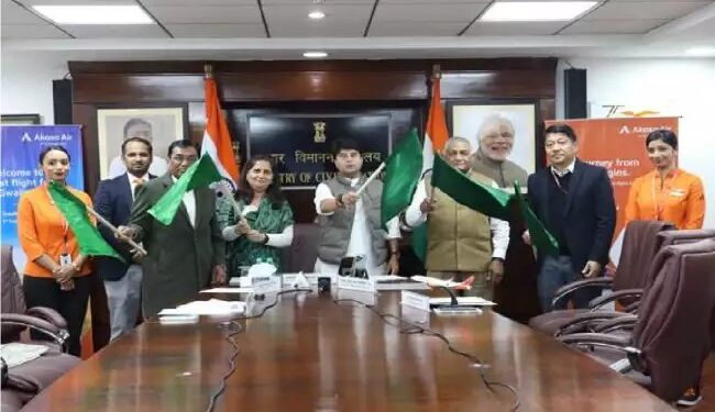 ग्वालियर-अहमदाबाद उड़ान के लिए शुरू हुई सीधी उड़ान, केन्द्रीय मंत्रीं ने झंडी दिखाई
