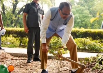 कृषि मंत्री शिवराज सिंह चौहान ने नई दिल्ली में किया पौधरोपण