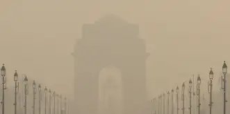 दिल्ली में वायु प्रदूषण से कोई राहत नहीं, AQI पहुंचा 400 पार!