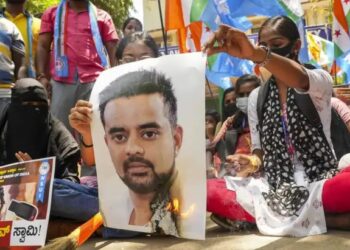 कर्नाटक सरकार का सख्त आदेश, प्रज्वल रेवन्ना का राजनयिक पासपोर्ट रद्द करने की मांग