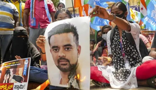 कर्नाटक सरकार का सख्त आदेश, प्रज्वल रेवन्ना का राजनयिक पासपोर्ट रद्द करने की मांग