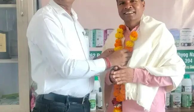 राह फार्मा प्रोड्यूसर के अध्यक्ष तराचंद बेलजी ने उत्पादन संयंत्र का भ्रमण किया