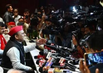 UP बीजेपी की अंतर्कलह के बीच, अखिलेश यादव का खुला ऑफर, 100 लाओ, सरकार बनाओं…!