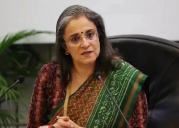 हिंडनबर्ग खुलासे के बाद फस गई SEBI चीफ, हो सकता है संसदीय एक्शन