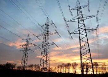 दिल्ली: टूटे सारे रिकॉर्ड, इतिहास में पहली बार 8000 मेगावाट पहुंची बिजली की डिमांड