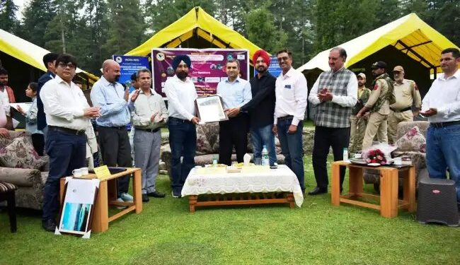 पीएयू के कीटविज्ञान वैज्ञानिकों को राष्ट्रीय स्तर पर मिला सम्मान, ईएसए ने टीम को ‘इंस्टीट्यूशन टीम अवॉर्ड’ से नवाजा