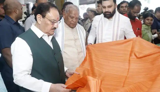 राष्ट्रपिता महात्मा गांधी की जयंती पर लाखों खादी कारीगरों को मिली खुशियों की सौगात